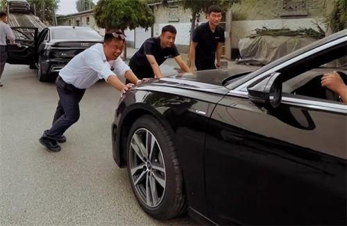 汇海名车爆料视频最新,揭秘豪华车界最新动态 第1张 汇海名车爆料视频最新,揭秘豪华车界最新动态 第1张